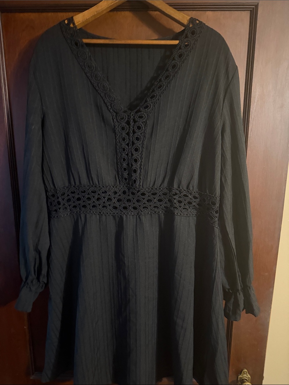 Black V-Neck Crochet Waist Long Sleeve Dress